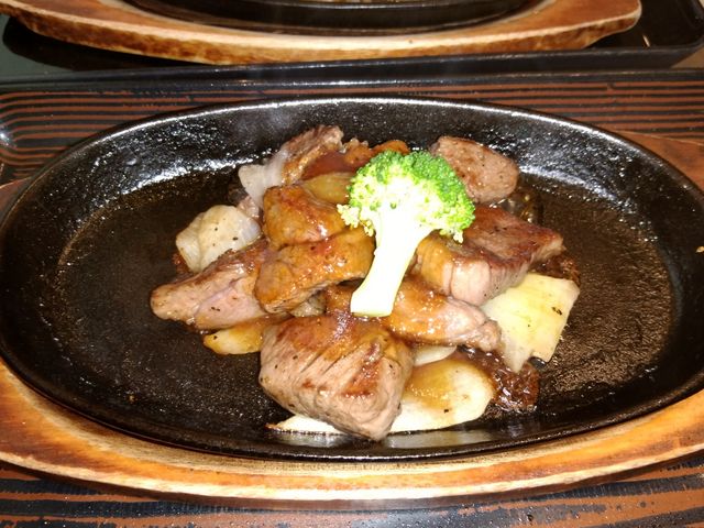 国産牛とオーストラリア牛のサイコロステーキ150グラム_ステーキハウス寿楽 本店