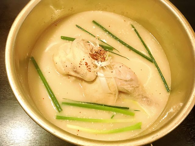 これが鶏丸鍋です_フジヤマドラゴン 大阪福島店