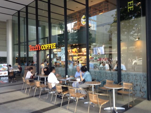 開放的な店頭_タリーズ 浜松町駅北口店