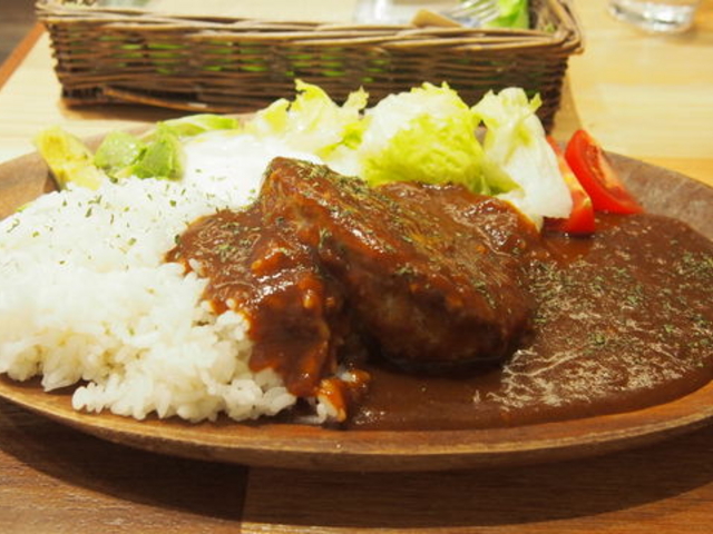こだわりハンバーグとポーチドエッグのロコモコライス¥1080_COLONY by EQI 心斎橋店