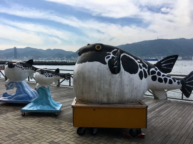 カモンワーフ前のふぐ_カモンワーフ