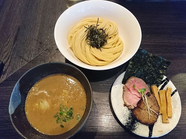 絶品のつけ麺_ほん田 niji