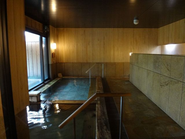 複数の湯船があります。_川場温泉