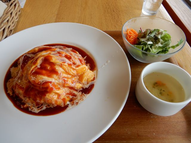 この中に米沢牛のハンバーグが入っています_ウフウフガーデン