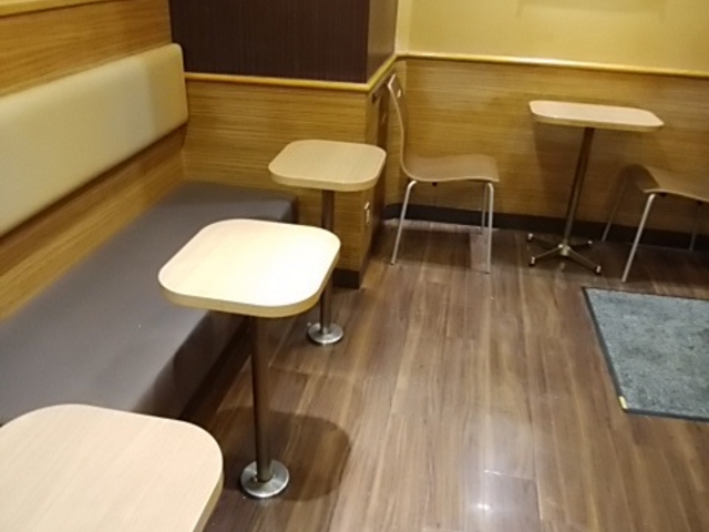 省スペース仕様_ロッテリアアッセ広島駅店