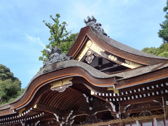 菊のご紋が燦然と輝いていました。_大神神社