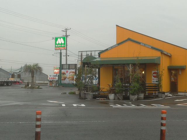 駐車場へ入りやすい。_モスバーガー愛西町方店(MOS BURGER)