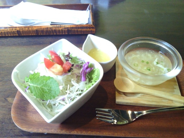 ランチのサラダとスープ_華の番台