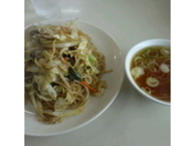 自慢の焼きそばの筈が麺入り野菜炒めに化してた・・_ラーメン そばよし