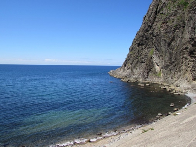 バス停から少し歩かないと行けません。_西の河原(北海道神恵内村)