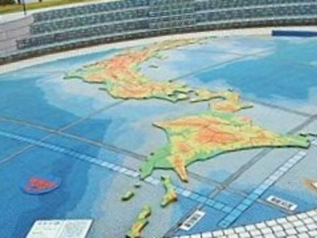 巨大な日本地図のモニュメント_神崎鼻(日本本土最西端の地)