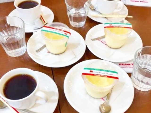 イタリアントマト・カフェ別府駅店
プリンを食べながらティタイム_イタリアントマト・カフェ別府駅店