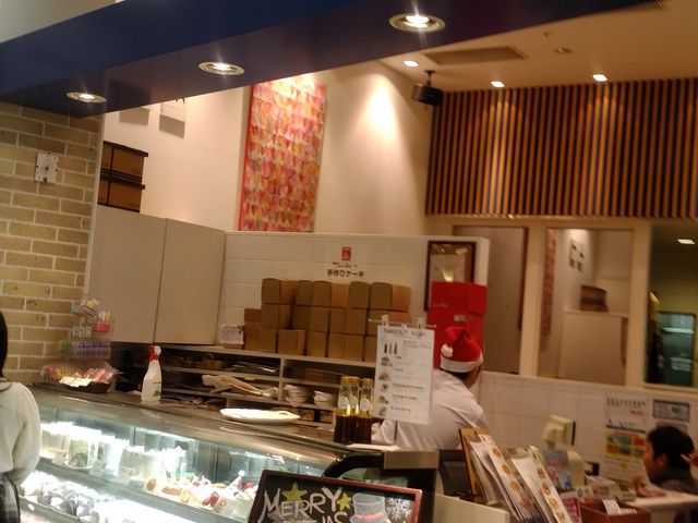 ケーキの持ち帰りできますよ。_DEAR イオン高松店