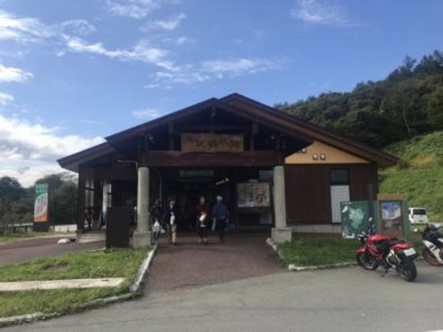 ログハウス風_道の駅 錦秋湖
