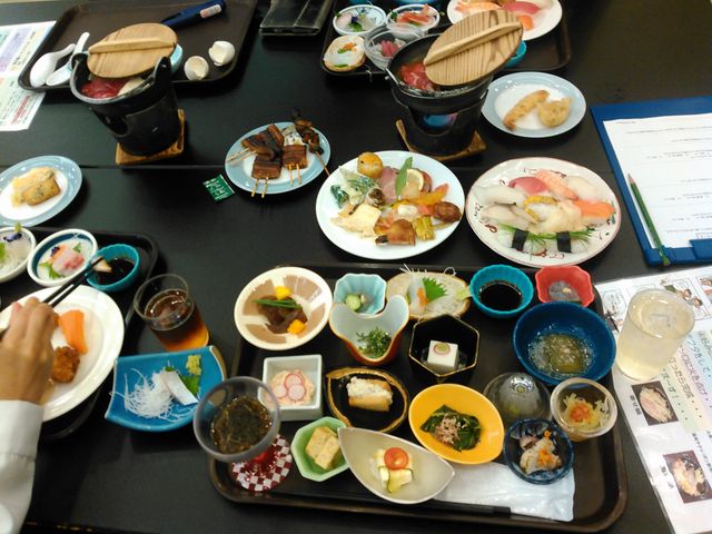 全種類は食べきれない夕食(笑)_舘山寺サゴーロイヤルホテル