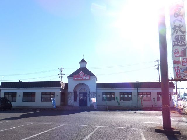 店舗外観:駐車場が広い_すたみな太郎 羽島店