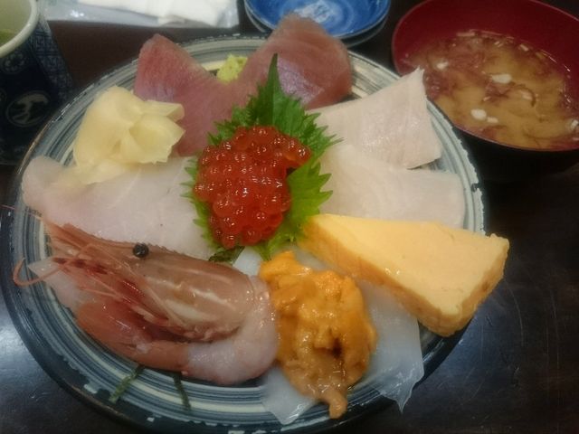 海鮮丼_魚一