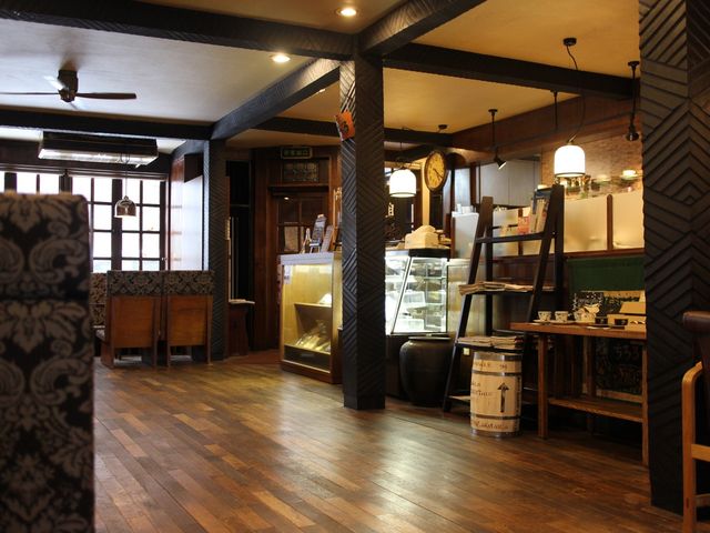 広い店内_ちろる