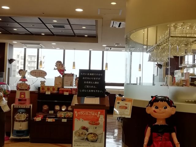 船橋東武7階のレストラン街にあります_不二家 船橋東武店(FUJIYA)