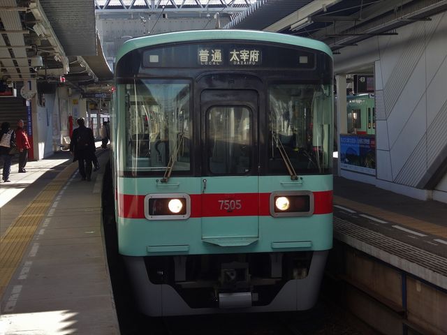 地元の方も大勢利用されていました。_西鉄二日市駅
