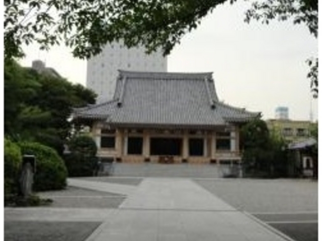 大きなお寺です_霊巌寺