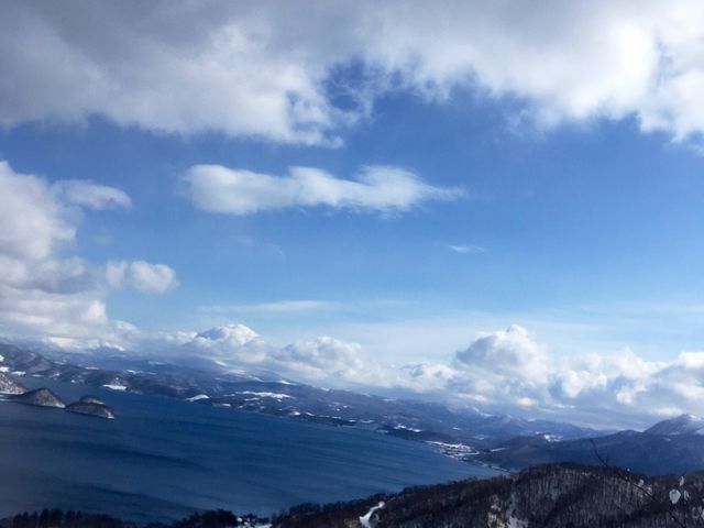 私の下手な写真では伝わらない、洞爺湖の美しさ。_レイクトーヤランチ