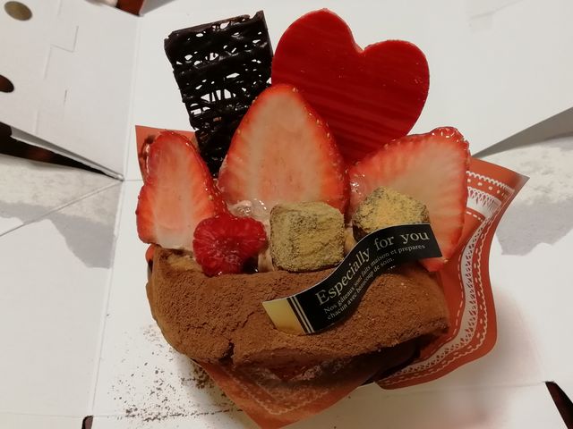 イチゴチョコロールケーキ
ふわっとしています_梅林堂 東松山店
