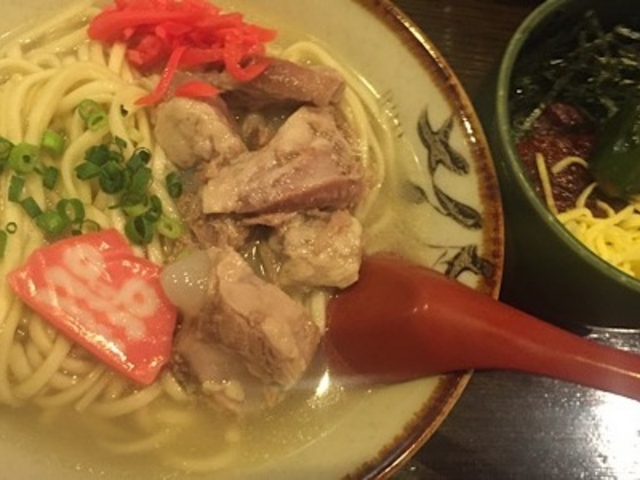 ソーキそばのセットです。_沖縄ダイニングきじむなー