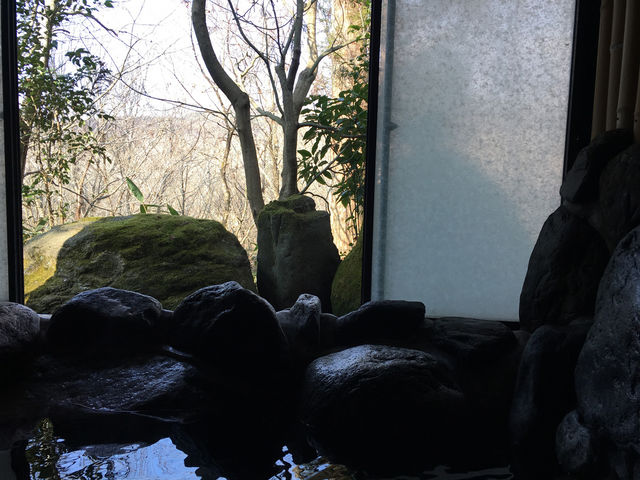 コインタイマー式岩風呂_麻生鶴温泉 亀山の湯
