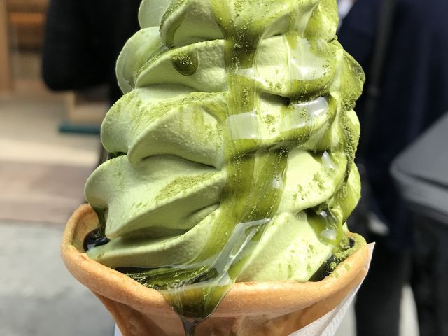濃い抹茶ソフトクリーム_岩戸屋