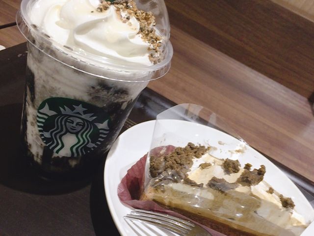 スイーツも一緒に_スターバックス コーヒー 錦糸町テルミナ2店(Starbucks Coffee)