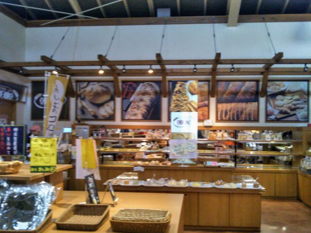 『ベーカリー朝日屋 伊豆・村の駅』_ベーカリー朝日屋 伊豆・村の駅