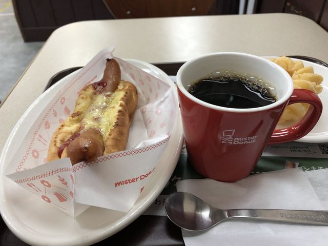 チーズドッグとコーヒー_ミスタードーナツJR住吉ショップ