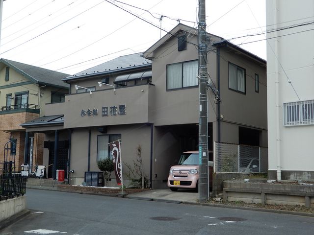 開店前なのでのれんが出ていません_田花屋