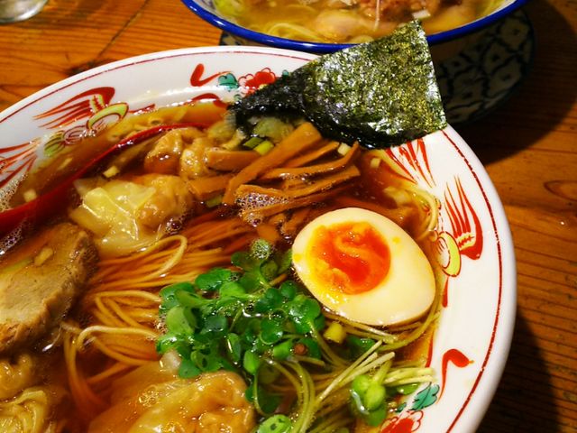 ワンタン麺。(醤油ラーメン)_ラーメン武藤製麺所