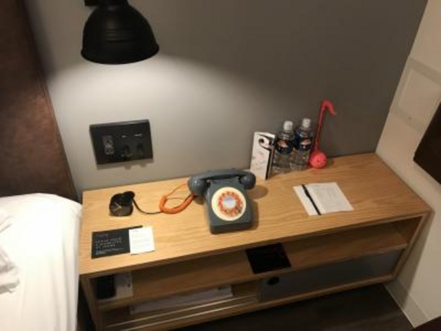 デスク回り_モクシー Moxy 東京 錦糸町