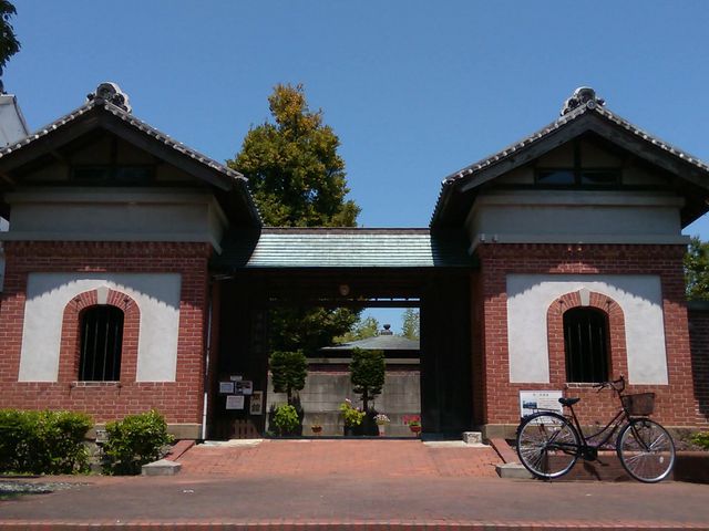 旧赤松家 門_旧赤松家門・塀・土蔵