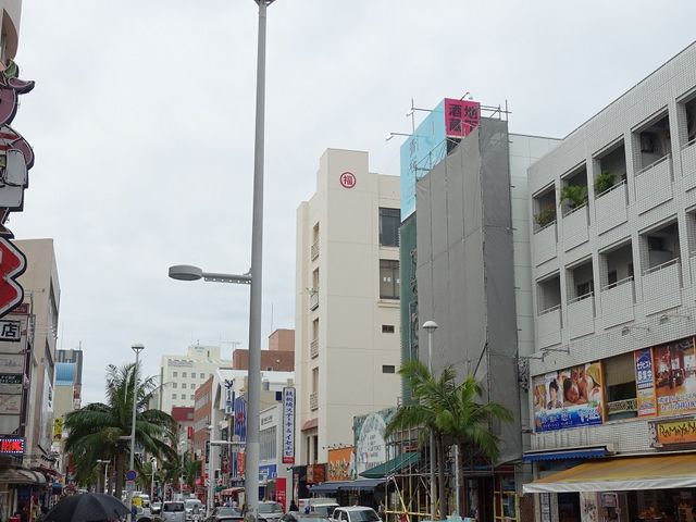 那覇に来たら一度は_那覇国際通り商店街