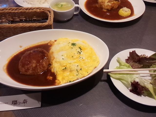 オムライス_カフェレストラン瑠奈