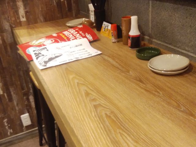 カウンター席_三代目鳥メロ 静岡南口店