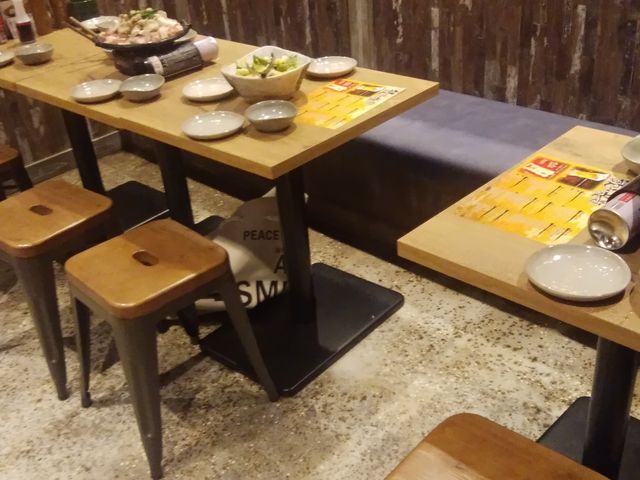 テーブル席_三代目鳥メロ 静岡南口店
