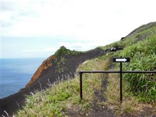 「六日ヶ原砂丘(黒砂):突出た岩山」(砂丘の終わり)_六日ケ原砂丘
