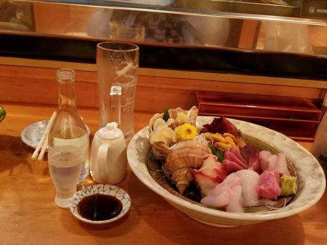 宮古の地酒 男山、そして刺身の盛り合わせ _無礼講