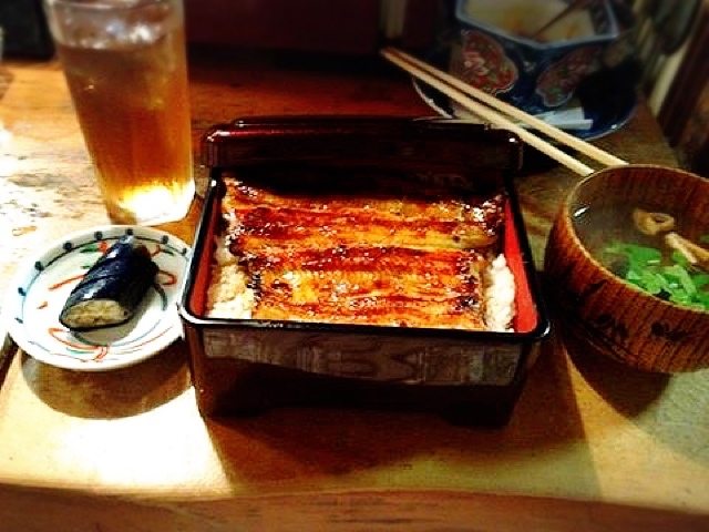 あまり入らない鰻。
あっという間に完食。_太助寿司