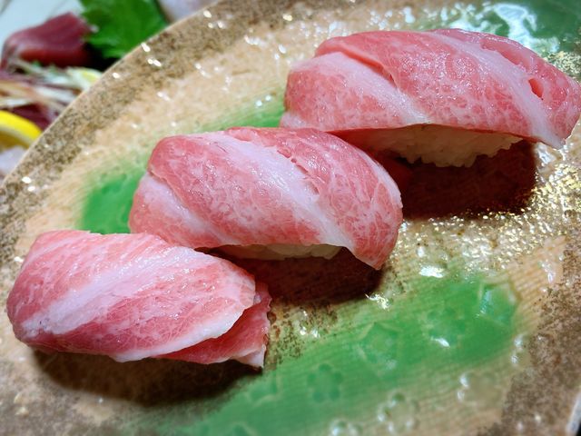 口の中でとろける。
酢飯との絡みが絶妙。_太助寿司