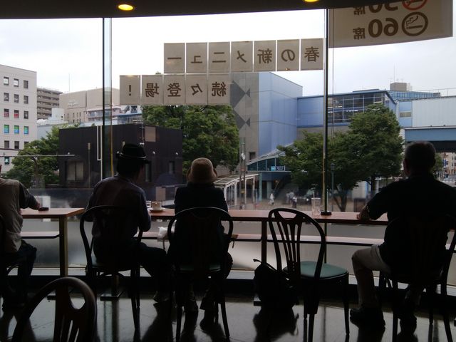店内から見える西葛西駅前はいい景色です_ドトールコーヒーショップ西葛西南口店