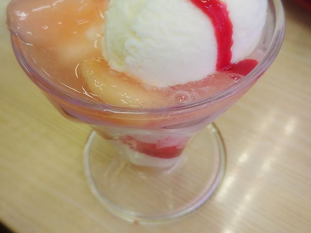 ももとヨーグルトのパフェ_スシロー滝野社店