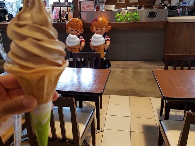 ワイヤードカフェでピーナッツソフト頂きました。_市原サービスエリア