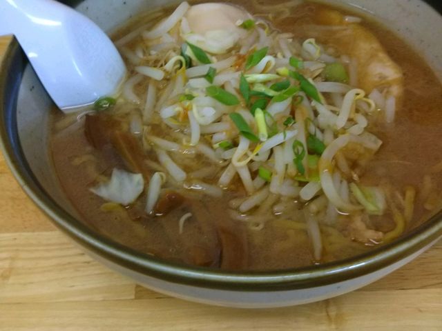 味付き玉子トッピングしてます_ラーメン たまや