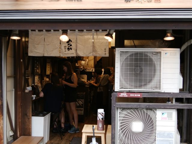 席数は少ないです_やなか珈琲店 谷中店